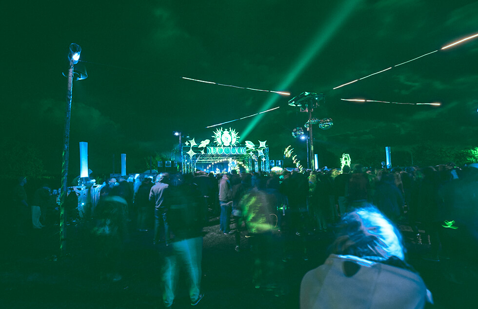 Der Hochbunker verwandelt sich an Silvester in Kiel zu einem knallenden Technofloor.